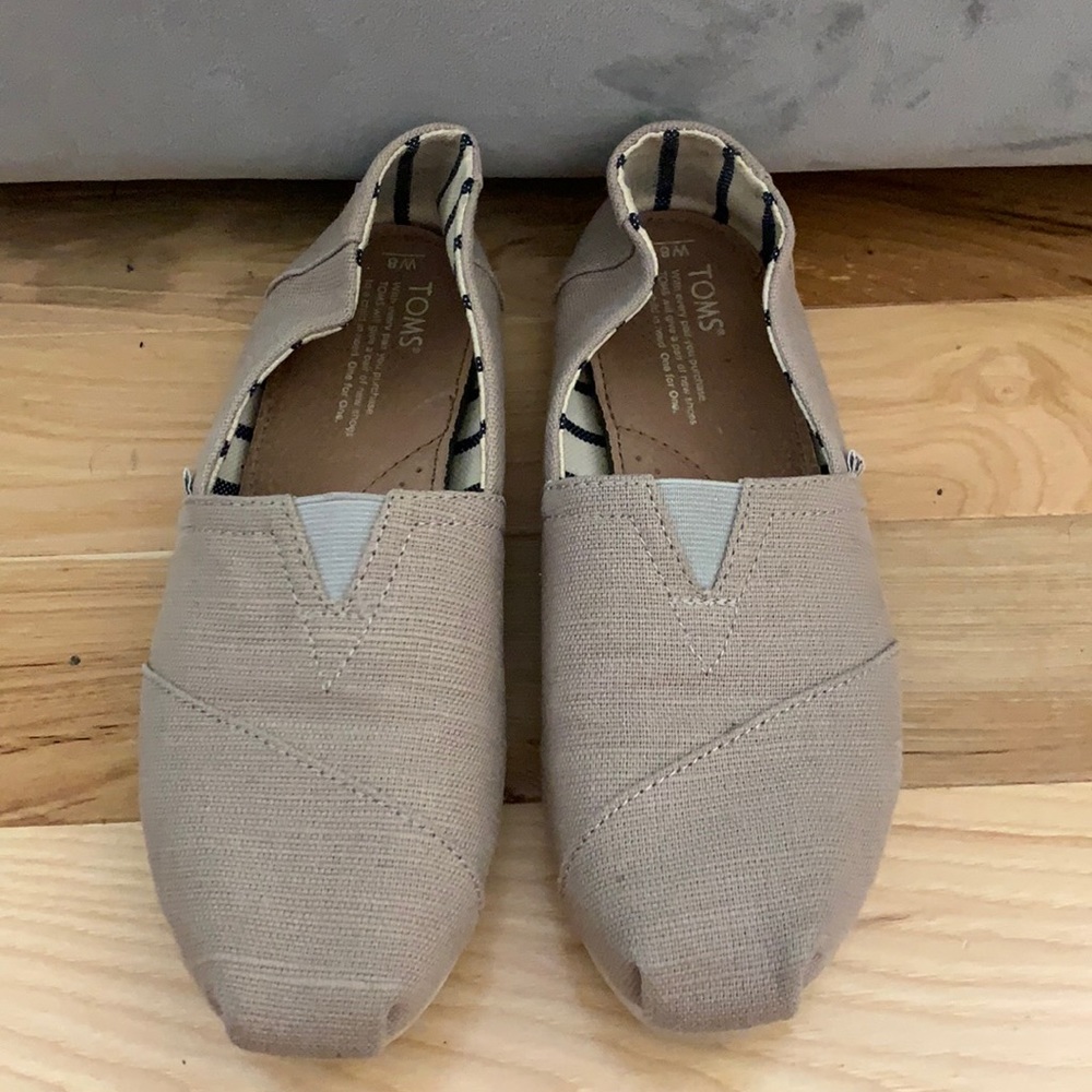 Womans Toms